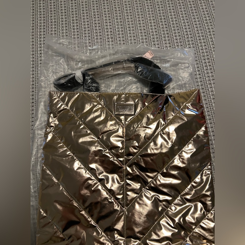 NWT Victoria’s Secret Gold Bag! - Picture 4 of 6